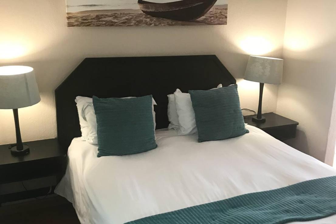 Daisy St -One Bedroom Apartment Йоганнесбурґ Екстер'єр фото